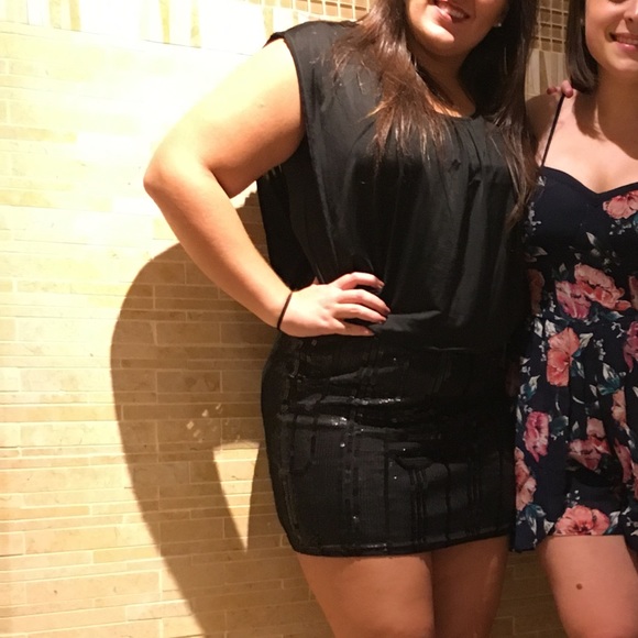 Dress - Picture 2 of 5